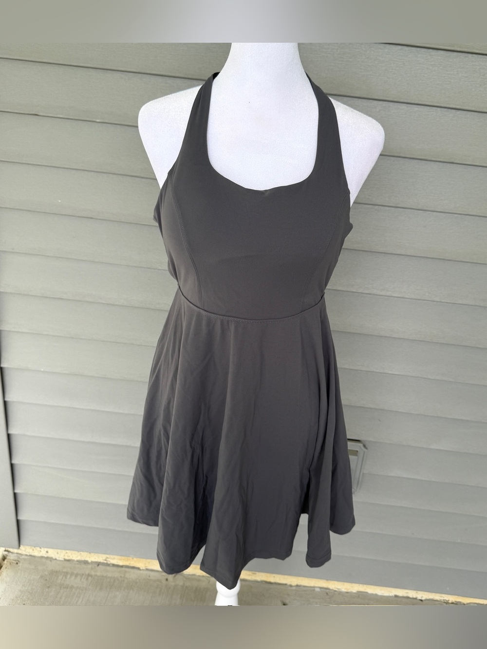 NWOT Women's Medium Grey Cross Back Athletic Tennis Golf Dress Built-In Bra